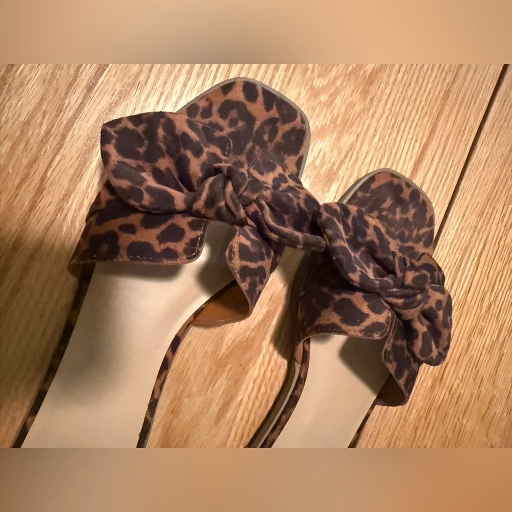 Leopard Print Bow Slide Sandals Women Size 10 Flat Slip On - Picture 3 of 4